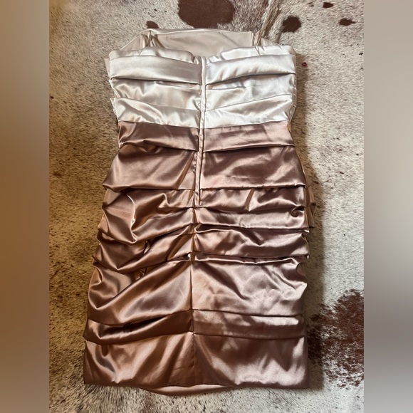 Women’s formal dress - Picture 3 of 3